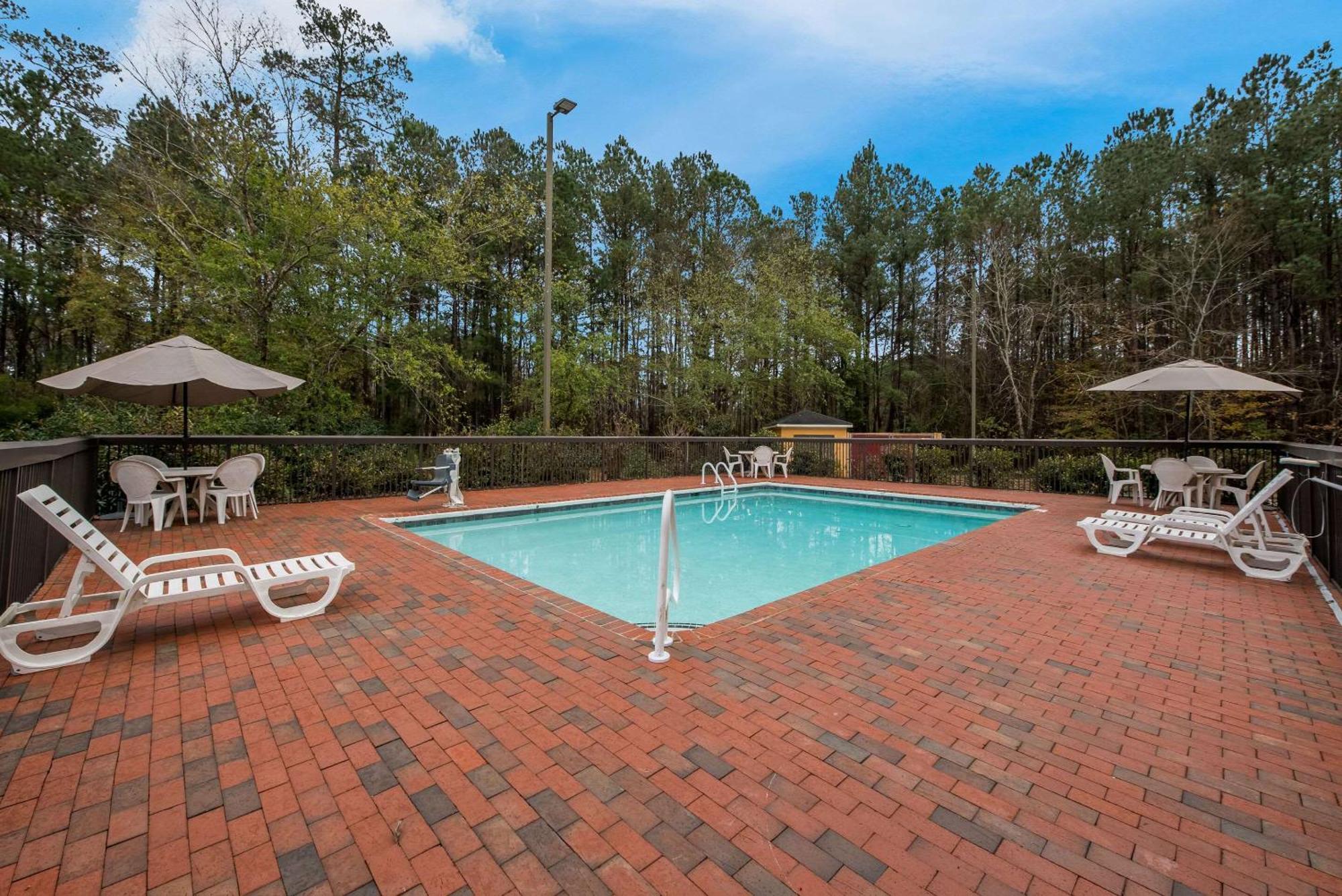 Comfort Inn Fayetteville I-95 Екстер'єр фото