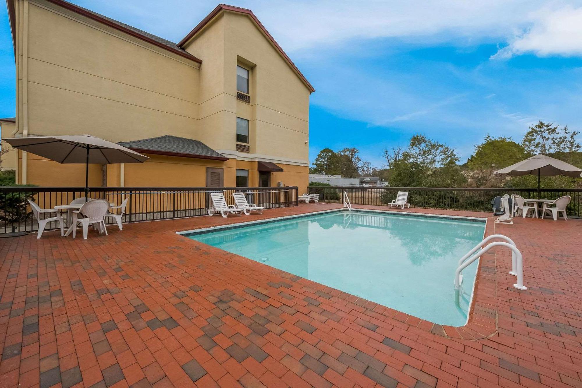 Comfort Inn Fayetteville I-95 Екстер'єр фото