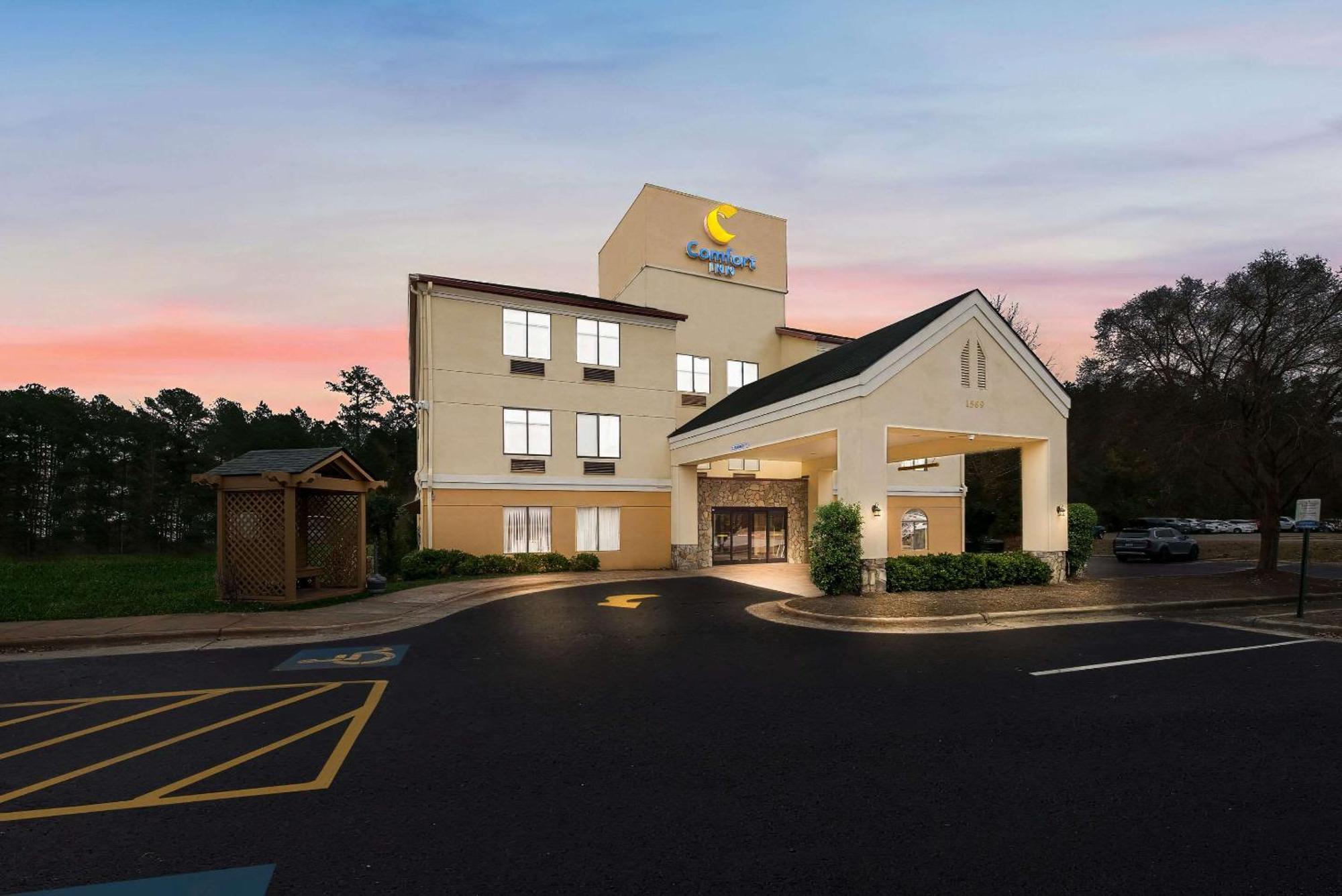 Comfort Inn Fayetteville I-95 Екстер'єр фото