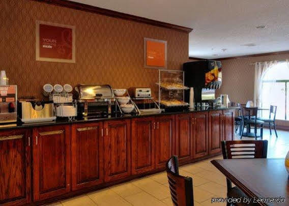 Comfort Inn Fayetteville I-95 Екстер'єр фото