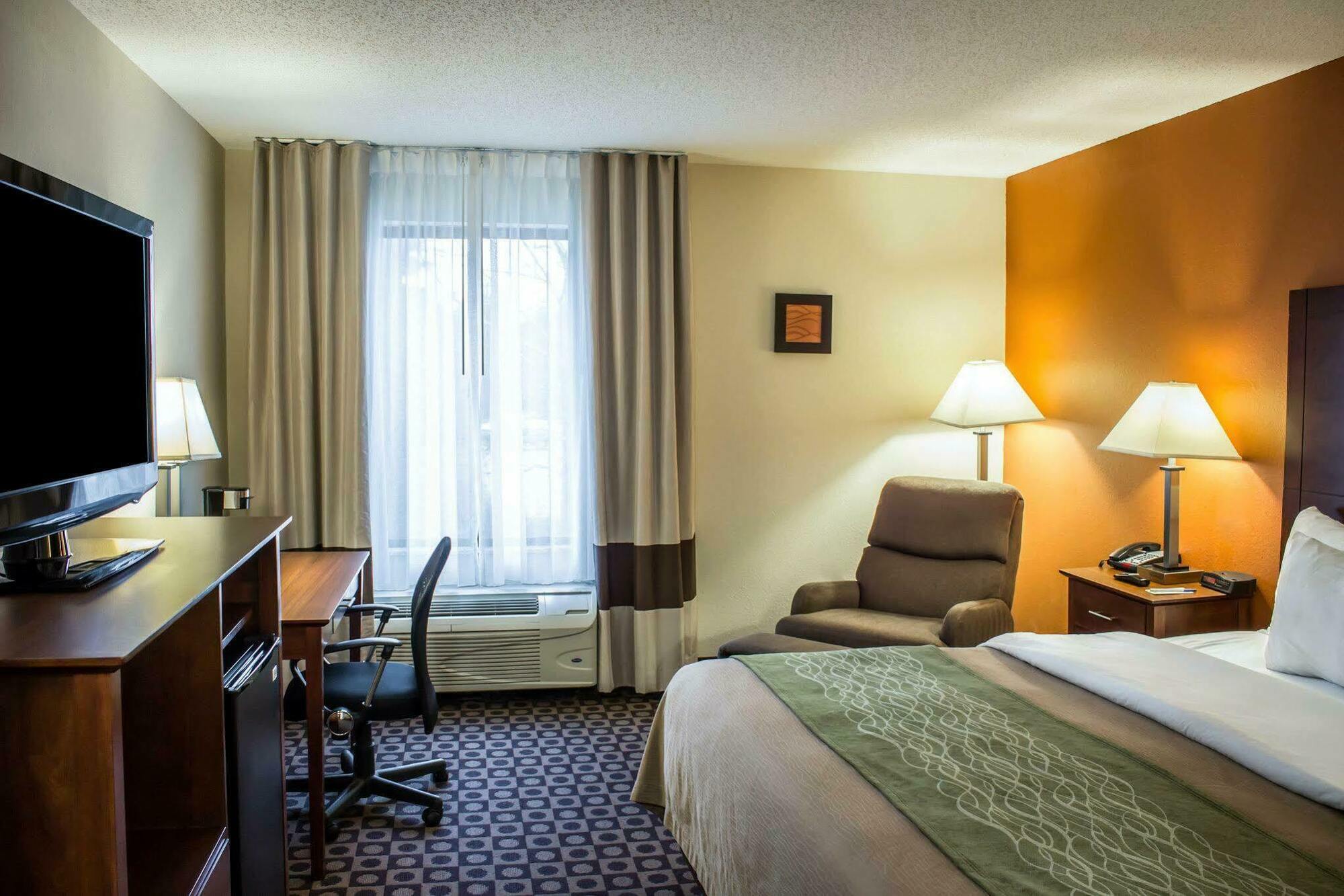 Comfort Inn Fayetteville I-95 Екстер'єр фото
